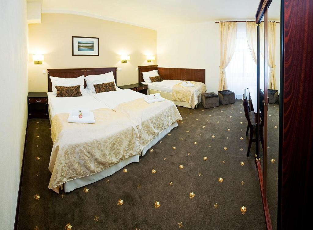 Hotel & Apartments U Cerneho Orla Třebíč Quarto foto